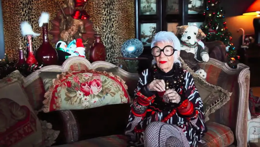 iris apfel 90 years old, youtube screenshot.jpg